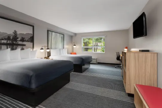 Super 8 by Wyndham Sault Ste Marie on