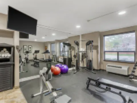 Best Western Plus Rose City Suites Hotels in Welland