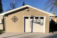 Houghton Lake Cottage w/ New Private Deck! - Wifi