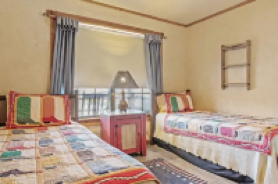 Sistercreek Ranch - First Cabin 2 Bedroom Cabin