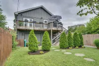 Modern Louisville Apartment w/ Furnished Deck - Apartments