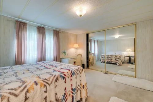 Cozy Salmon Home w/ Mountain Views & River Access - 3-Star