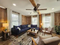 Charming Farmhouse in Oneonta, NY, 2 Mins away from Cooperstown All Star Village Hotels in Oneonta