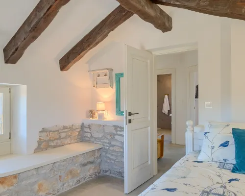 Spacious country villa with private pool Hotels in Tar
