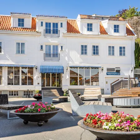 Home Hotel Grimstad Отели в г. Гримстад