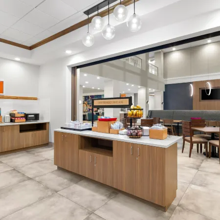 Hampton Inn & Suites Pensacola/I-10 Pine Forest Road