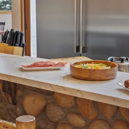 Sparrow by AvantStay Modern Mountain Retreat w Hot Tub Pool Table Games