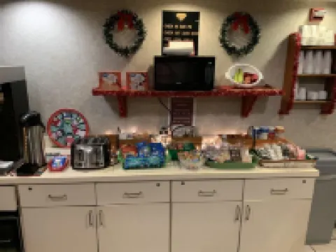 New Martinsville Inn Hotels in 