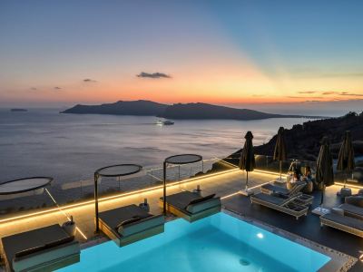 Oia Suites