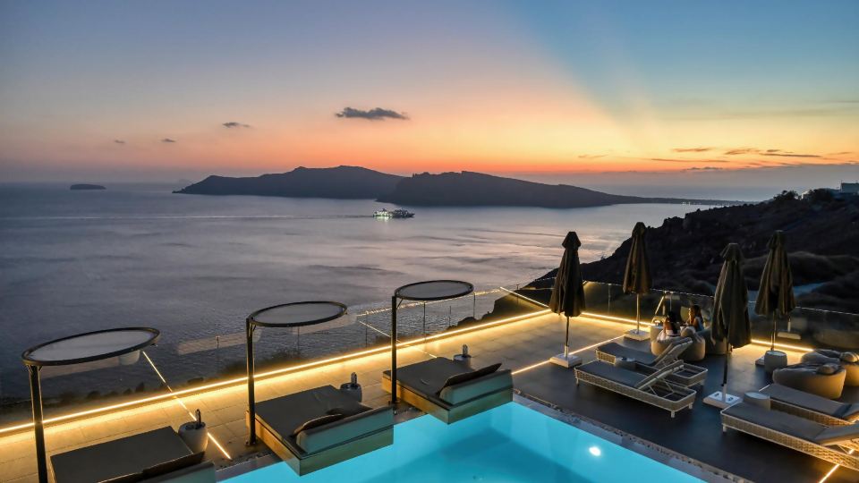 Oia Suites