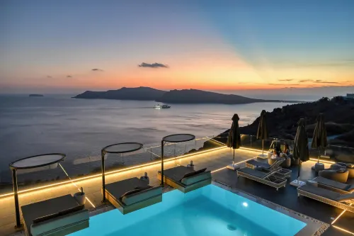 Oia Suites