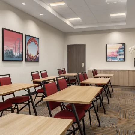 Home2 Suites by Hilton Vaughan Toronto on