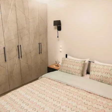 Frank Jimmy s Apartment I