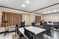 Red Roof PLUS+ Chicago - Hoffman Estates