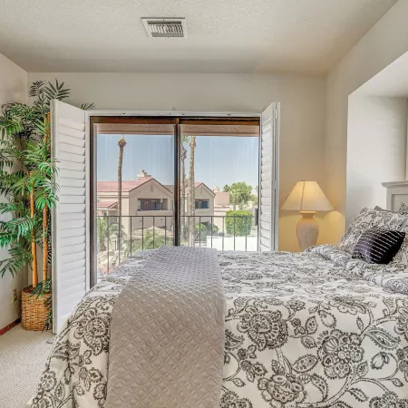 Walk to Lake Havasu Beaches: Condo w/ Pool Access!