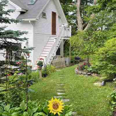 Elegant Boothbay Harbor, Maine Studio Hotel Exterior