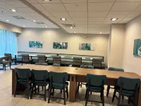 La Quinta Inn & Suites by Wyndham Nashville Airport/Opryland