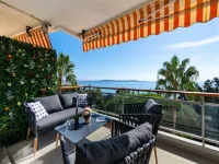 Apartment in Golfe-Juan with Sea Views