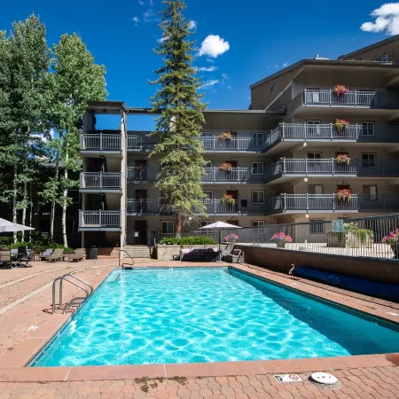 Vantage Point 112 2 Bedroom Condo by RedAwning