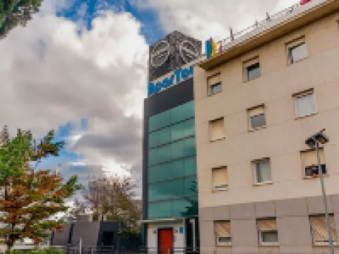 Apartamentos Vértice Sevilla Aljarafe Hoteles en Bormujos