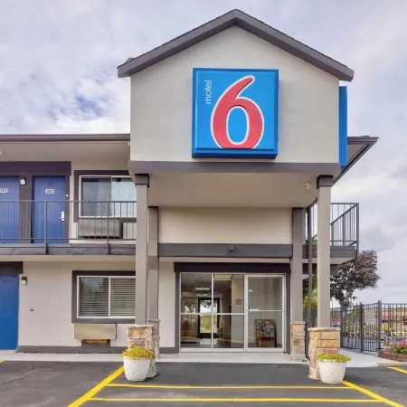 Motel 6 Oshkosh, WI