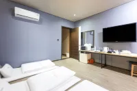 Gongju Hotel Bandi - Motels