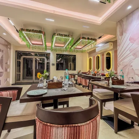 Zip by Spree Hotels R Group - Near Coaching Hub & Oxy Park