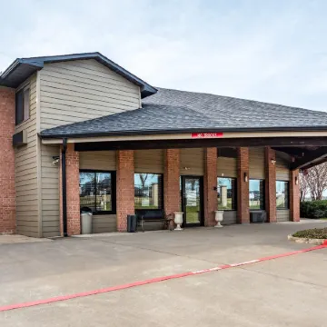 Econo Lodge Inn & Suites