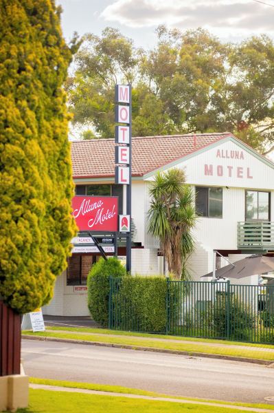 Alluna Motel