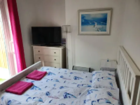 Singer House Beach Holiday Flats with Parking ,Opposite Paignton Pier ,English Riveria