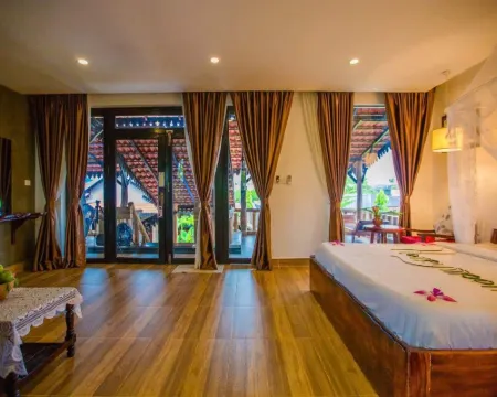 Moloppor Villa Hotels in Battambang