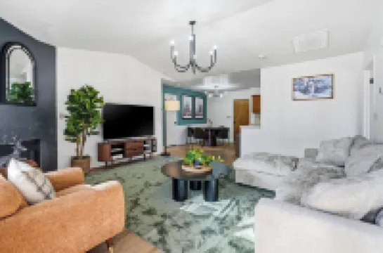 Yosemite Getaway! Stylish 2Br Near South Gate