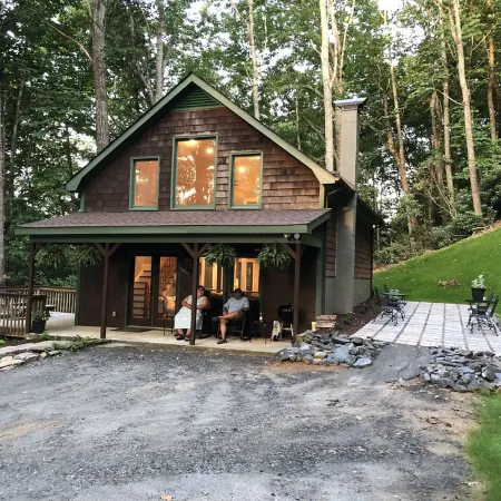 Cottage on 7 acres between West Jefferson and Boone. Pet Friendly HighSpeed Int