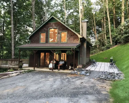 Cottage on 7 acres between West Jefferson and Boone. Pet Friendly HighSpeed Int Hotels in Pine Swamp