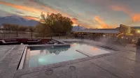 Ninepipes Lodge - Kolam Renang