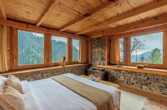 ELIVAAS Everly Luxury 1BHK Entire Home