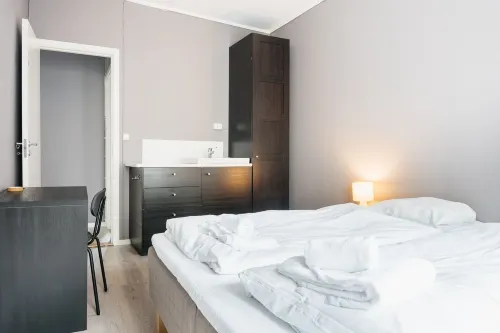S54 - Private Rooms in the City Center