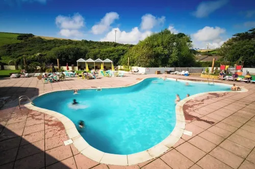 Newquay Bay Holiday Resort - بار