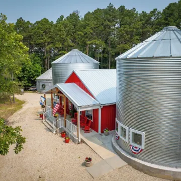 Hermann Grain Bins BNB