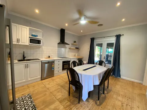 central 1940s Bendigo Home Hamptons Heritage Reno - บังกะโล