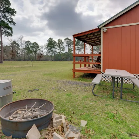 Tranquil Plantersville Cabin Farm Animals on-Site