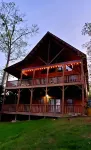 Wanderlust! Cozy 2-bedroom cabin with Mountain Views in lovely Murphy with WiFi
