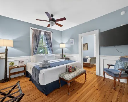 The Estate at Mt Dora Hotels in Mount Dora