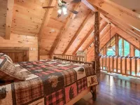 Honey Bear Cabin at Trickle Creek Hotels in Marion Township