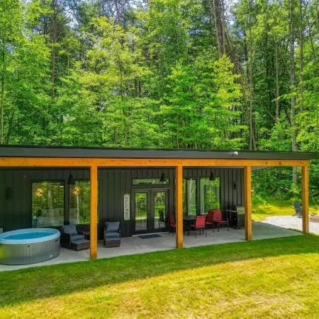 Love Shack Cabin at Trickle Creek
