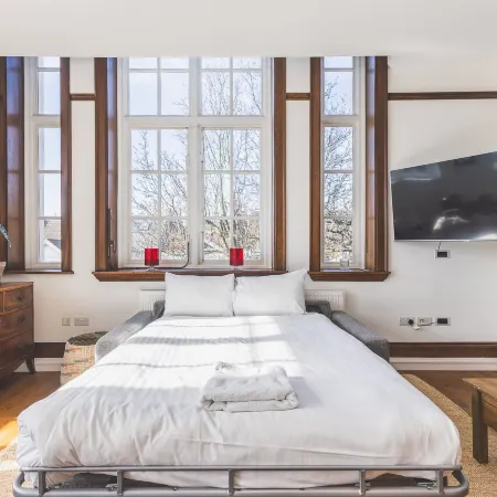 Stylish Historic Acton Apartment