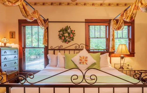 Cliff Cottage Inn - Victorian B&B and Boutique Hotel