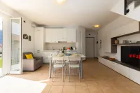 Serenity Como's lake view & pool retreat in Italy