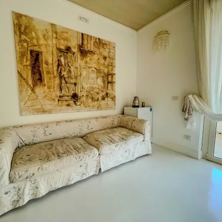 Mora Suite