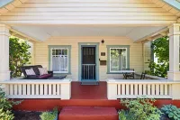 Elizabeth Page House - Charming & Modern Bungalow 3 Bedroom Home